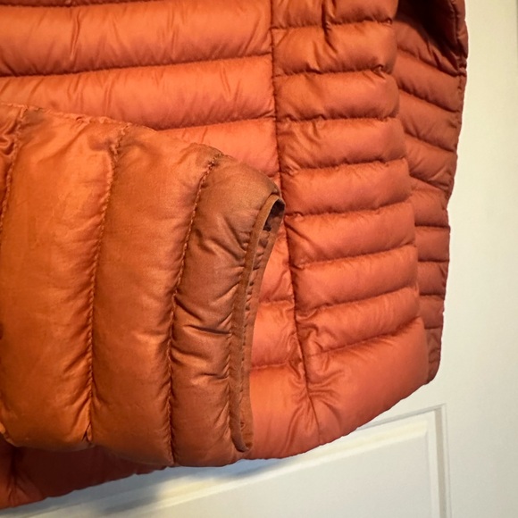 Women’s Patagonia Down Sweater Jacket Size Medium - Picture 5 of 6